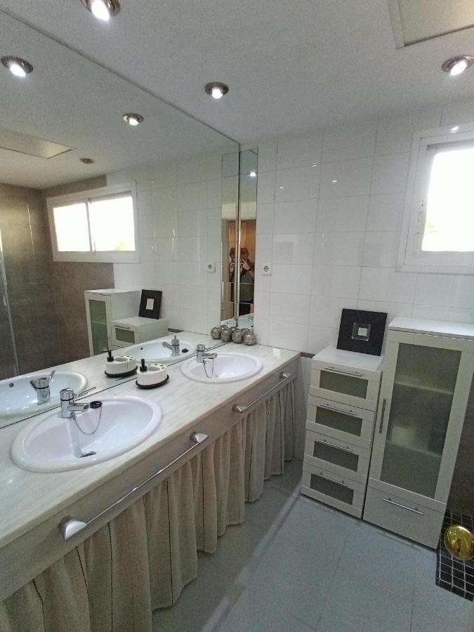 Cozy Apartment & Free Parking Sevilha Exterior foto